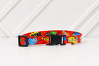 Graffiti Halsband Röd – halsband med plastspänne från Vareli.se